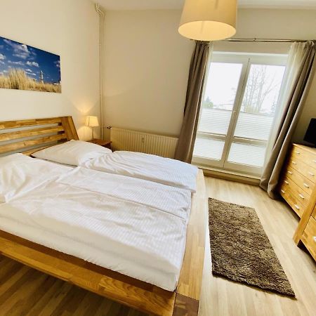 Ferienwohnung Bootshaus/ Holzdeck Rostock Exterior foto